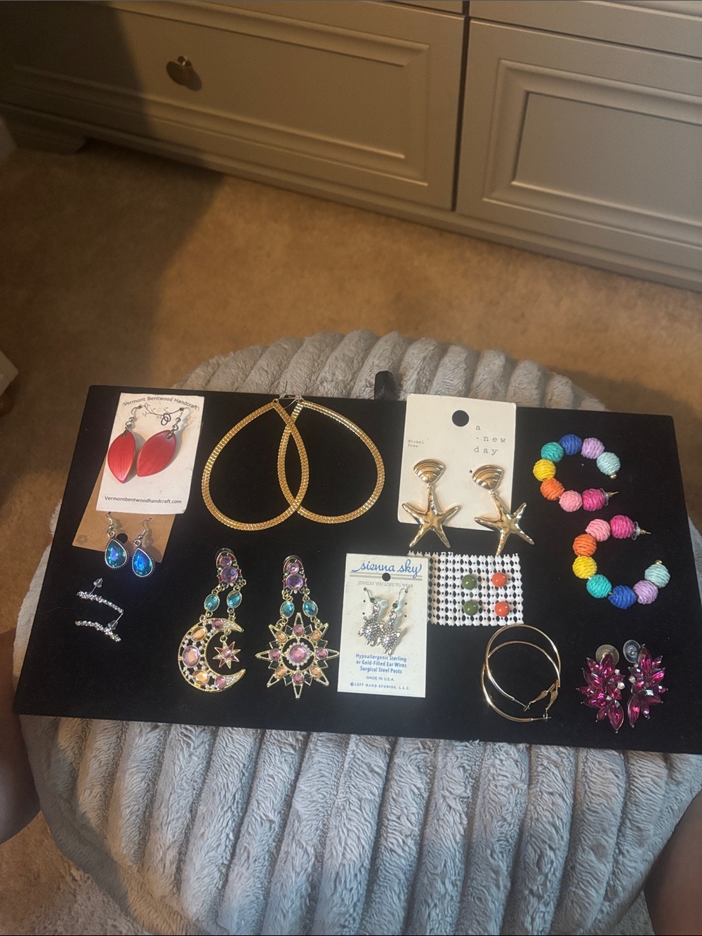 Assortment of gold/silvertone Vintage earrings. Good condition.